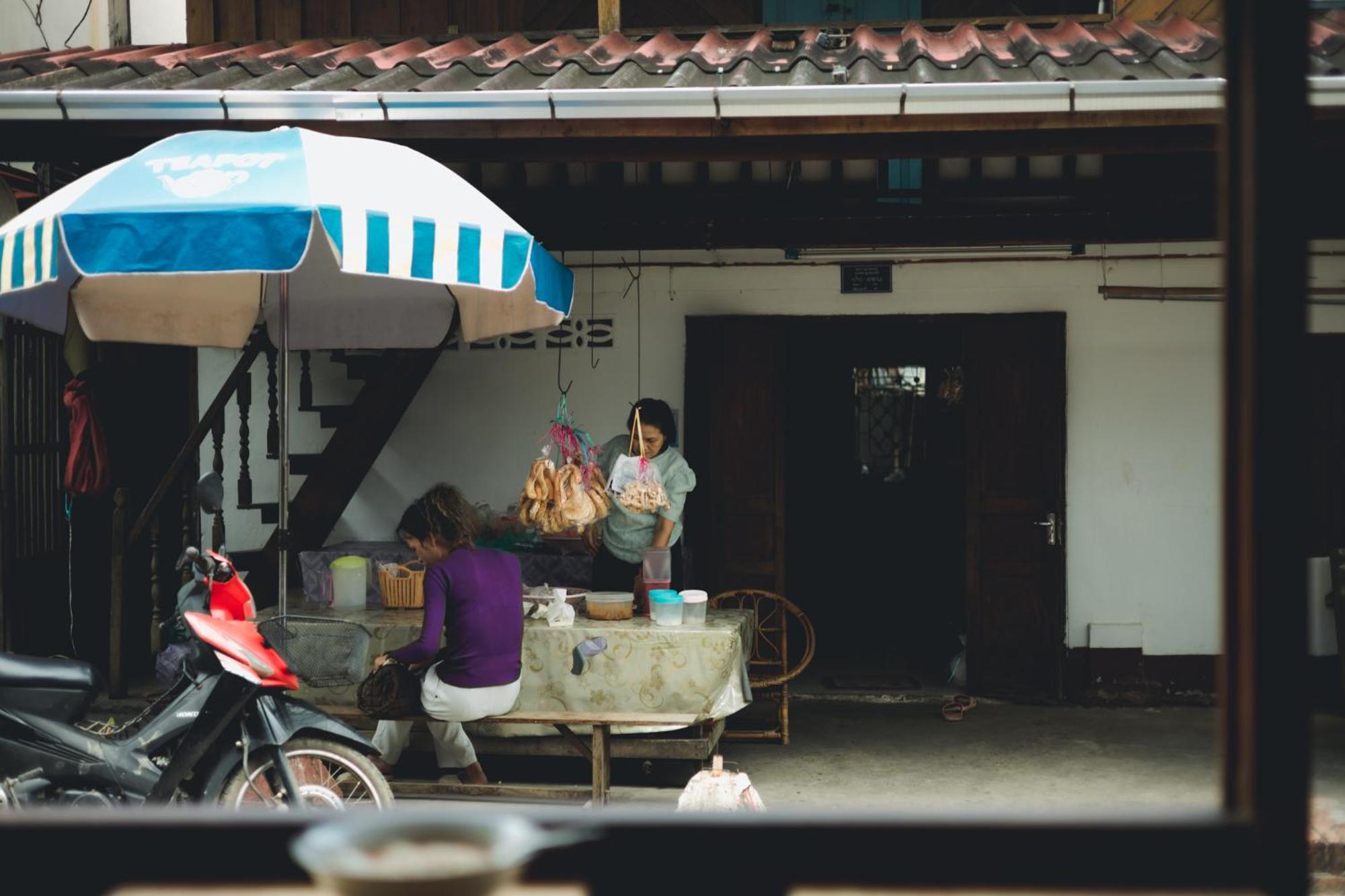 1950 Luangprabang Hostel Buitenkant foto